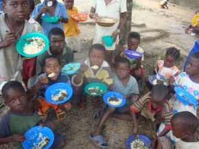 Feeding the children of Liberia
